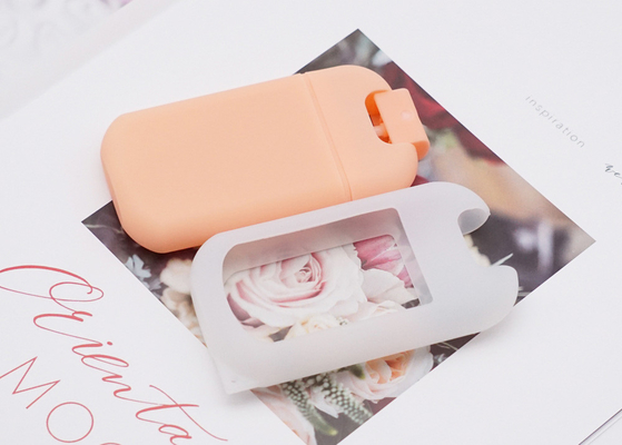 Alat Penyemprot Semprot Parfum Oranye Plastik Dengan Kartu Kredit Kotak Karet